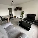 Bel Appartement De 2 Chambres Avec Balcon Et Garage A Proximite Du Centre De Pau