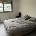 Bel Appartement De 2 Chambres Avec Balcon Et Garage A Proximite Du Centre De Pau